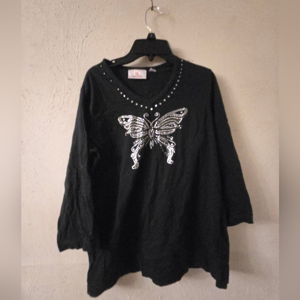 Quacker Factory Black Top with Silver Accents
